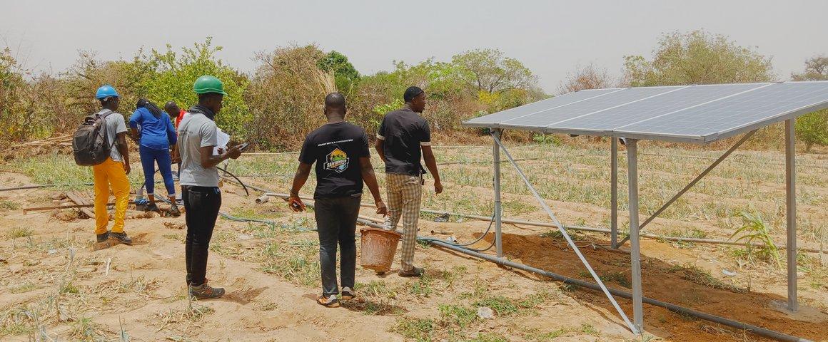 In the Ouagadougou region (Burkina Faso), 40 market gardeners have received grants to buy submerged solar-powered pumps, under the umbrella of the IRRINN project © Diro Toé